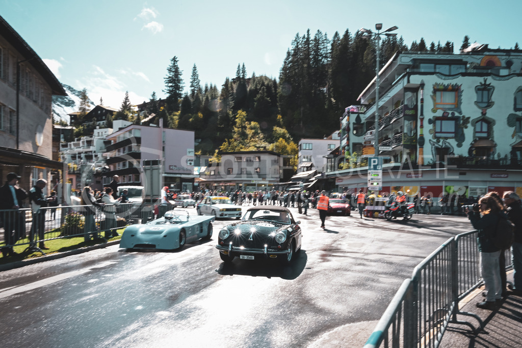 21. Arosa ClassicCar 2025 - 5. September 2025 | Massimo Wild aus Rapperswil-Jona SG (SUI) in einem Porsche 356 Roadster Super 90 aus dem Jahre 1960 mit Startnummer 271 am Arosa ClassicCar 2025 in der Kategorie Classic Trophy..@arosaclassiccar, @arosa.official, #arosaclassiccar, #arosa, #76curves, #classiccarBild: Sportfotografie Markus Aeschimann | www.markus-aeschimann.ch - Realisiert mit Pictrs.com