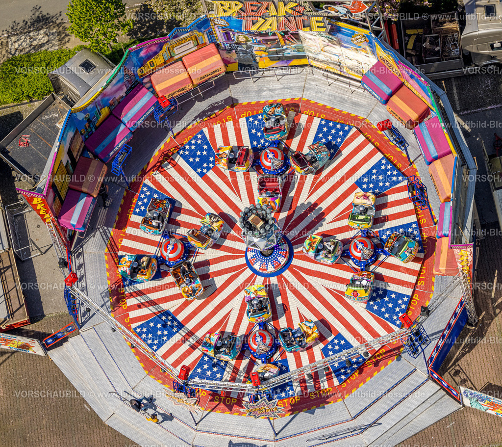 Hattingen230406848 | Luftbild, Frühjahrskirmes mit Karussell auf dem Rathausplatz, Hattingen, Ruhrgebiet, Nordrhein-Westfalen, Deutschland