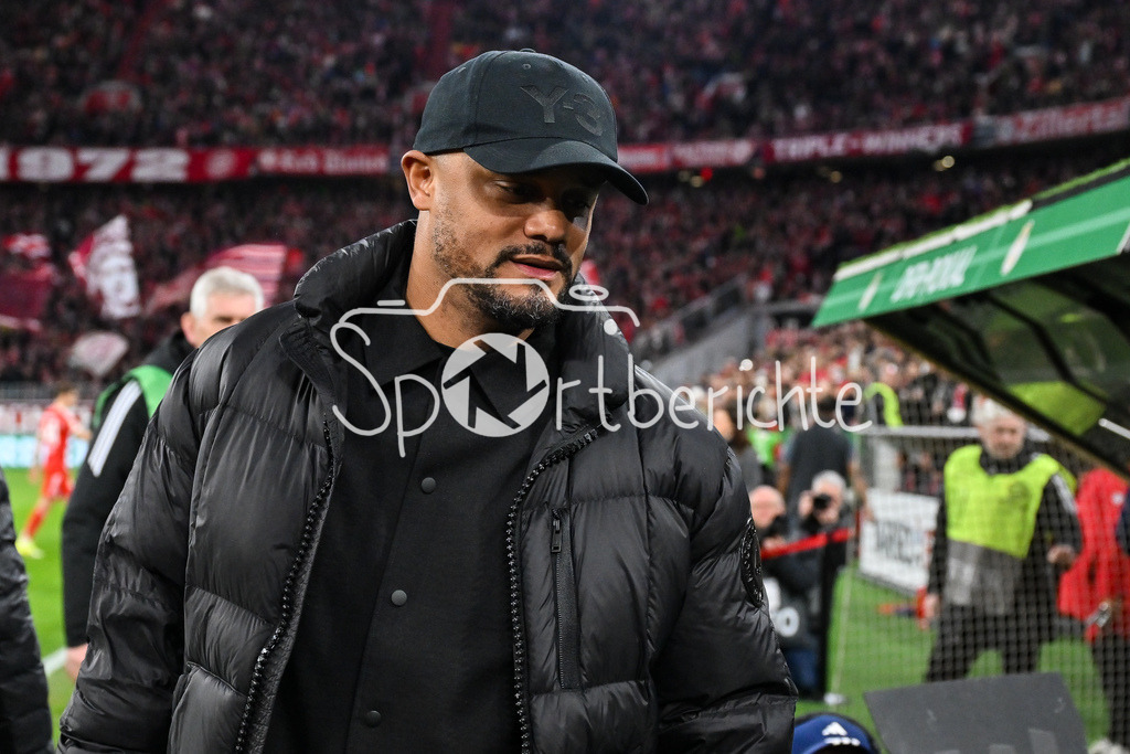 FC Bayern München - RB Leipzig | MUNICH, GERMANY - 11. FEBRUARY: im Bild Vincent KOMPANY Trainer FC Bayern München vor dem Spiel zwischen dem FC Bayern München und RB Leipzig beim Viertelfinale des DFB-Pokales in der Allianz Arena