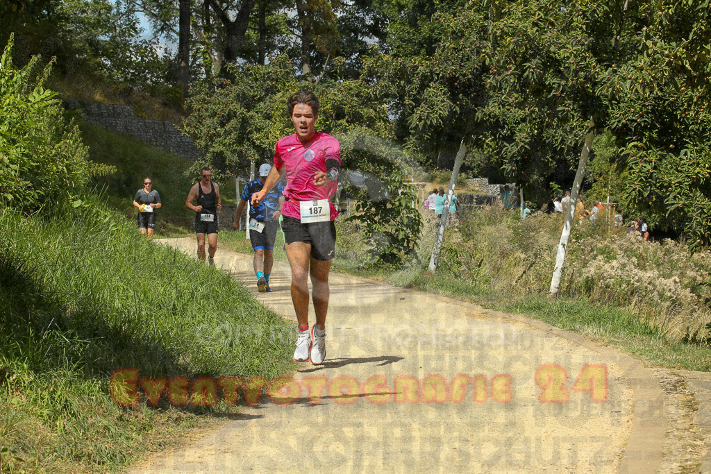250824_1250_EX1_0706 | Sportfotografie im Rhein-Sieg Kreis, Köln, Bonn, NRW, Rheinland Pfalz, Hessen, etc. Unser Tätigkeitsfeld umfasst den Laufsport vom Volkslauf über den Marathon, Duathlon, Triathon bis zum Ultralauf wie Kölnpfad Ultra oder Schindertrail.