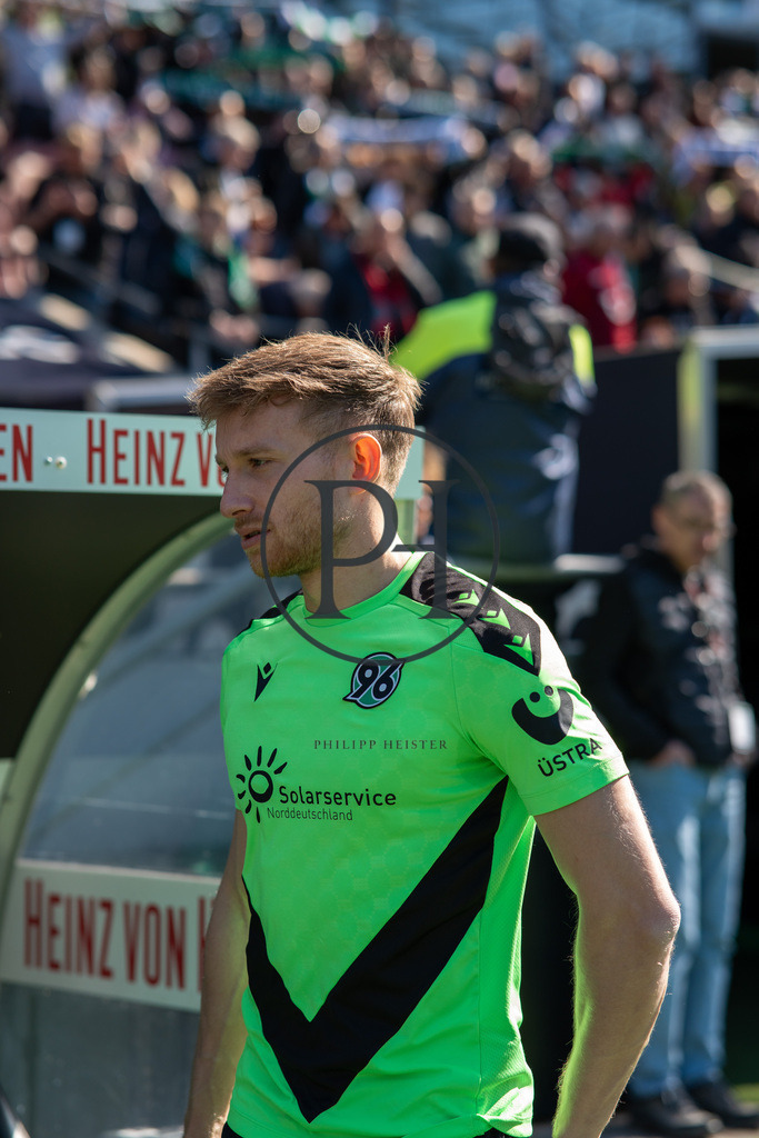 Hannover 96 vs 1. FC Magdeburg – 2. Bundesliga – 29.03.2025 | Szene aus dem 2. Bundesliga-Spiel des 27. Spieltags zwischen Hannover 96 und dem 1. FC Magdeburg am 29. März 2025 in der Heinz von Heiden Arena in Hannover. Endstand: 0:0. Fotografiert von Philipp Heist. - Realisiert mit Pictrs.com