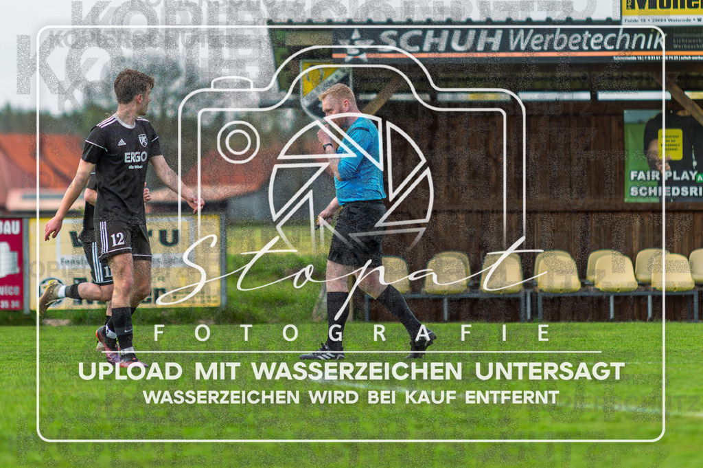 FGFSSGN-1025 | David Grabowski (Schiedsrichter) beim Herren 3. Kreisklasse HK Spiel zwischen FG Fulde-Stellichte II und SG Nordheide III im Fulder Zentralstadion, Fulde (Simon Paul Stopat) - Realisiert mit Pictrs.com