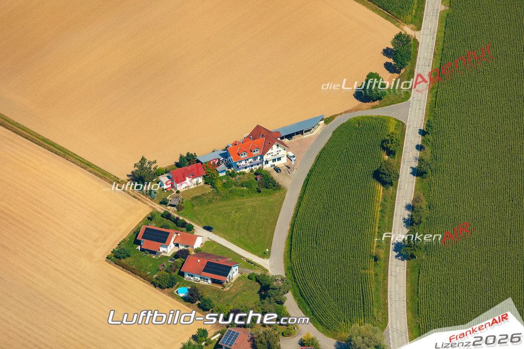 Luftaufnahme  Engertsham  Fürstenzell Das Luftbild wurde 2025 vom UL-Flugzeug heraus erstellt ( keine Drohne ) - Hochauflösende Luftaufnahme -Nicht vergleichbar mit Google Maps oder Satelittenbilder- Die Geschenkidee !Mit Lizenz und Bildrechte bestellbar