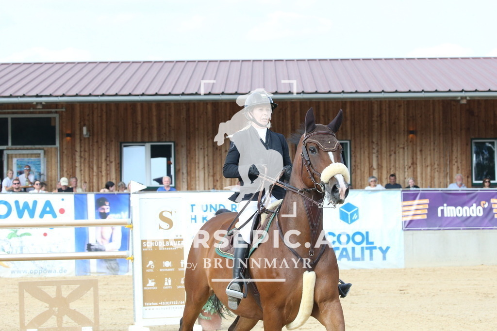 DL2Q8853 | Willkommen bei Brunnmayr - Design & Fotografie – Ihrem Spezialisten für Reitturniere und Pferdeveranstaltungen in Oberösterreich, Salzburg und Bayern! Seit über 17 Jahren sind wir leidenschaftlich dabei.