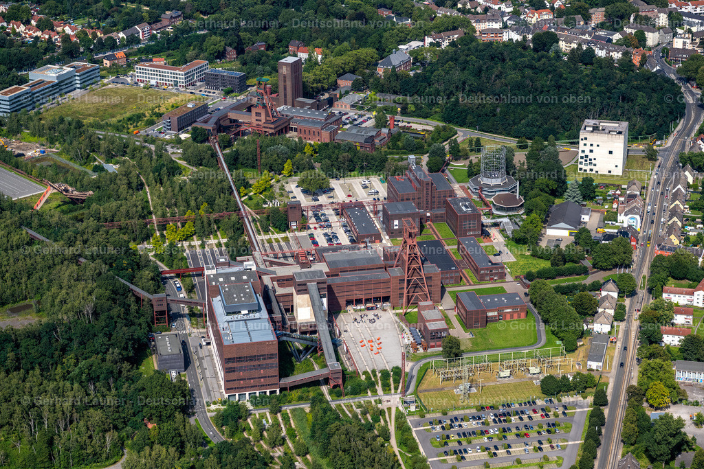 4050292 | Zeche Zollverein, Essen ESSEN 25.08.2021 Museums- Gebäude- Ensemble Zeche - Ruhr Museum in Essen im Bundesland Nordrhein-Westfalen. // Museum building ensemble pit - Ruhr Museum in Essen in the state North Rhine-Westphalia. Foto: Gerhard Launer