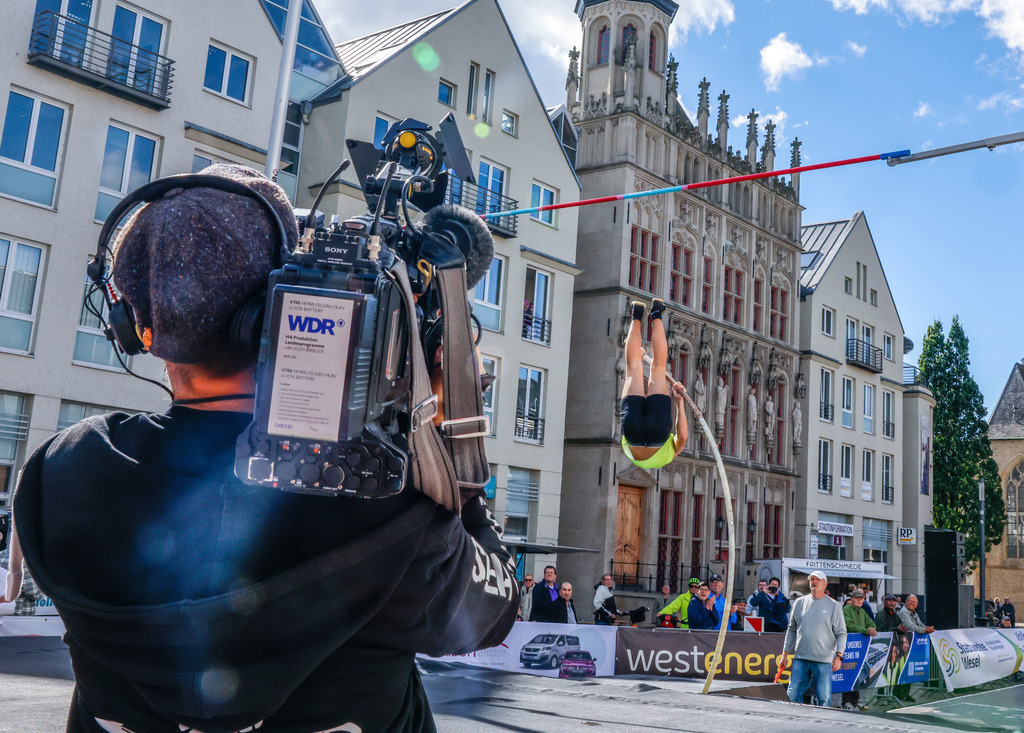 top-top.de 240913-010 | Foto, Video, Fotografie, Videografie, Fotobox, DJ, Discjockey, Musik, Musikbox, Veranstaltung, Photobooth, Amazon, Ebay, Buchtipp, Bestseller, Autor, Verlag, Buch, Wesel, Hamminkeln, NRW, Dinslaken, Rees, Drohne, Hochzeit, Party, Fotobox, Wesel, Fotograf