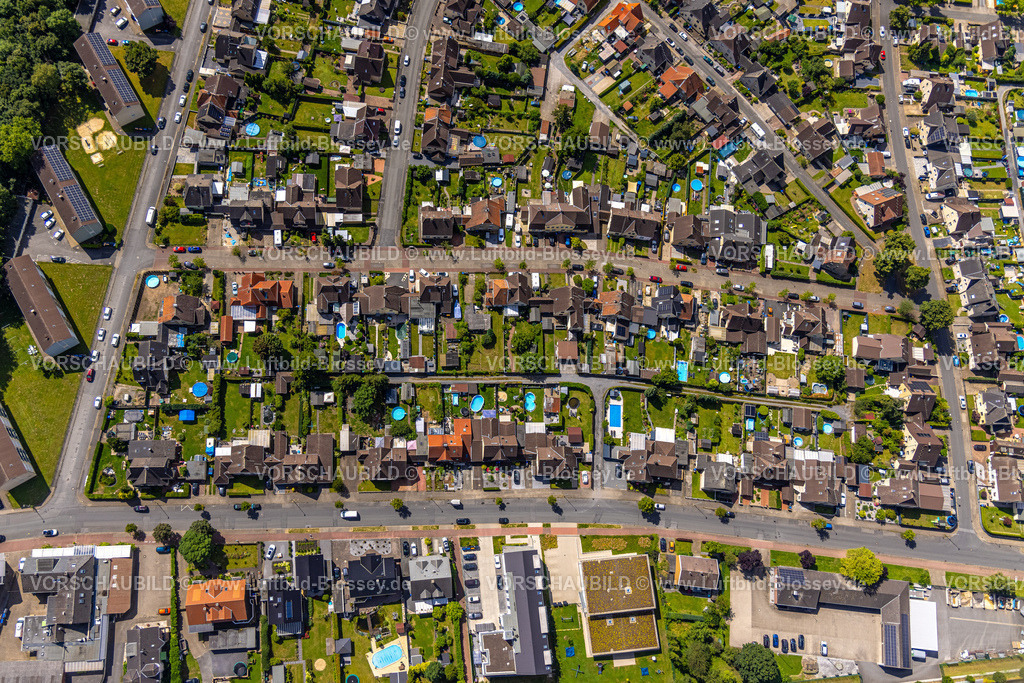 Hamm240706122 | Luftbild, Wohngebiet zwischen Lünener Straße und Simonstraße, Wohnhäuser mit Swimmingpools, Reihenhaus-Mietshäuser an der Mozartstraße, Stadtbezirk Herringen, Hamm, Ruhrgebiet, Nordrhein-Westfalen, Deutschland