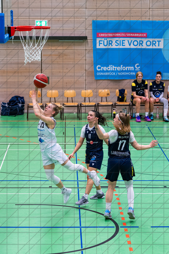 2. DBBL Nord 25/26 | Spieltag 08 | BBC Osnabrück vs. LionPride Braunschweig | 16.11.25: 2. DBBL Nord 25/26 | Spieltag 08 | BBC Osnabrück vs. LionPride Braunschweig / Osnabrück / Deutschland  //   CREDIT:www.bullenfotos.de, Martin König, Hörner Weg 40, D-49078 Osnabrück, +4917663732967 // Nutzung und Weitergabe nur zu den vereinbarten Zwecken. Presseanfragen an Ersteller. Alle Rechte beim Ersteller. Honorierung nach MFM. - Realisiert mit Pictrs.com