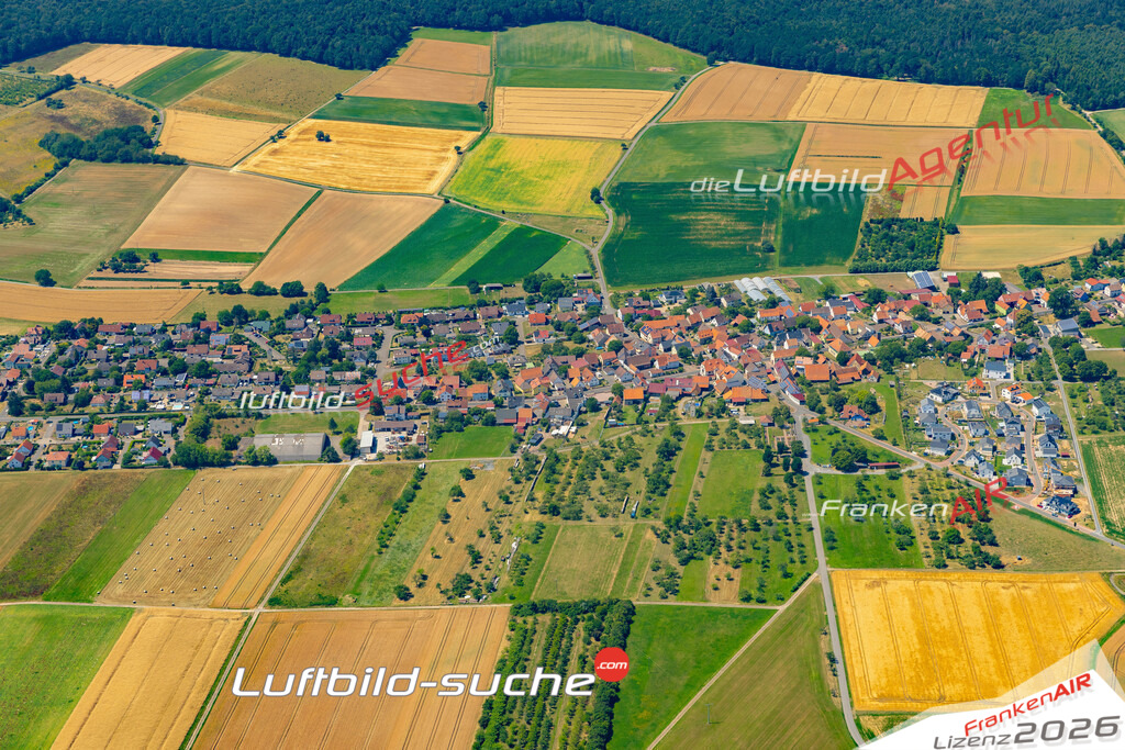 Das Luftbild zeigt : Röttbach Kreuzwertheim - Die Luftaufnahme wurde 2023 vom UL-Flugzeug aus erstellt ( keine Drohne ) - Hochauflösende Luftaufnahme - Für grossformatige Ausdrucke geeignet. Die Geschenkidee !Mit Lizenz und Bildrechte bestellbar