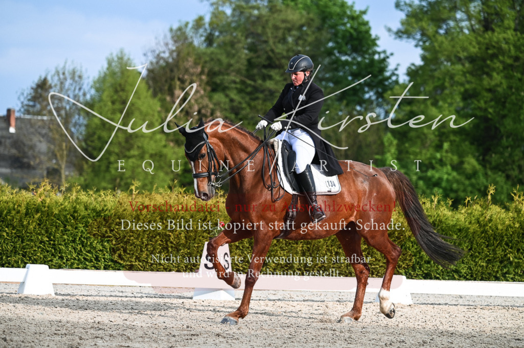 20230513_JK-Röhrsdorf-13-077 | Pferde- und Turnierfotografie in Westsachsen. Pferdeportraits, Auftragszeichnungen und intuitive Kunst.