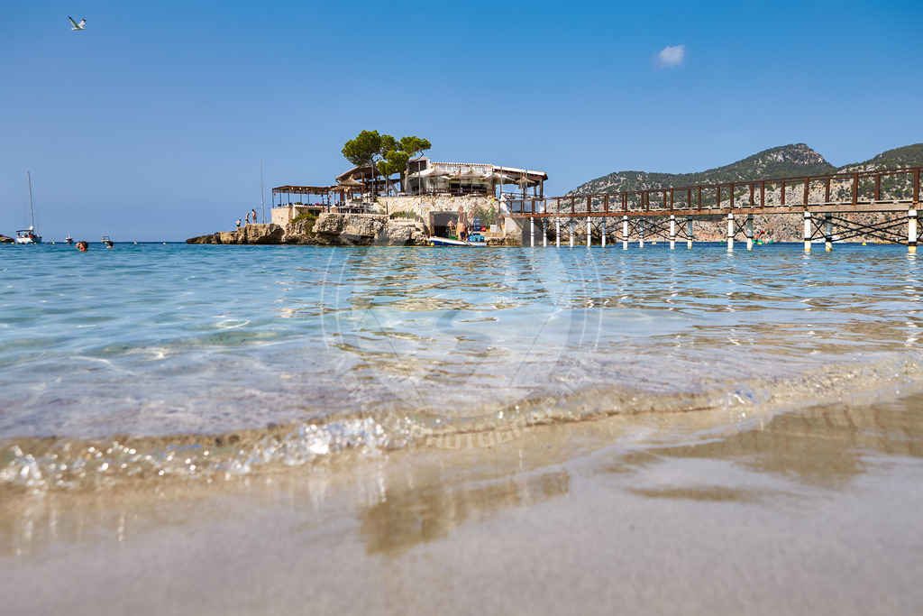 Architektur und Immobilienfotos | Bildmaterial (Honorarfrei, bei Quellenangabe)

Sämtliche Bilder dieser Serie stehen zur honorarfreien Verwendung zur Verfügung. Bedingung ist die Nennung des Copyrights: Foto Marco Richter oder www.mallorco.com

für unterlassene, unvollständig, falsch platzierte oder nicht zuordnungsfähige Urhebervermerke ist für jeden Einzelfall eine Vertragsstrafe in Höhe des fünffachen Nutzungshonorars zu zahlen, vorbehaltlich weitergehender Schadensersatzansprüche.!!!Ebenso ist der Weiterverkauf des Bildmaterials an Dritte ohne ausdrückliche Genehmigung von Marco Richter (Mallorco Photography) untersagt. Diese Regelung gilt auch bei jeglicher unberechtigt (ohne Zustimmung durch den Fotograf Marco Richter (Mallorco Photography) erfolgten Nutzung, Verwendung, Wiedergabe oder Weitergabe des Bildmaterials.