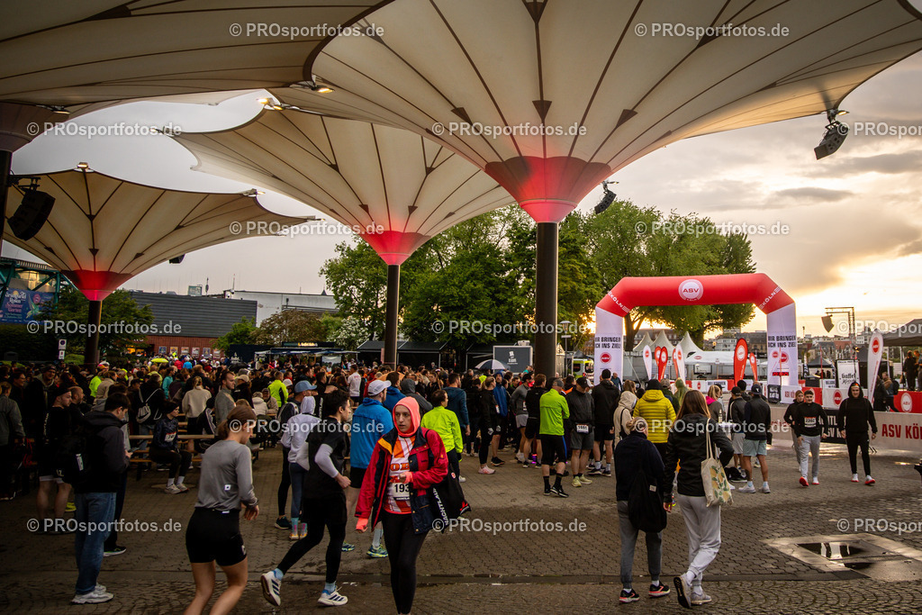 23. ASV Nachtlauf; Koeln, 13.05.26 | Impressionen vom 23. ASV Nachtlauf am 13.05.26 am Tanzbrunnen in Koeln. Foto: BEAUTIFUL SPORTS/Axel Kohring