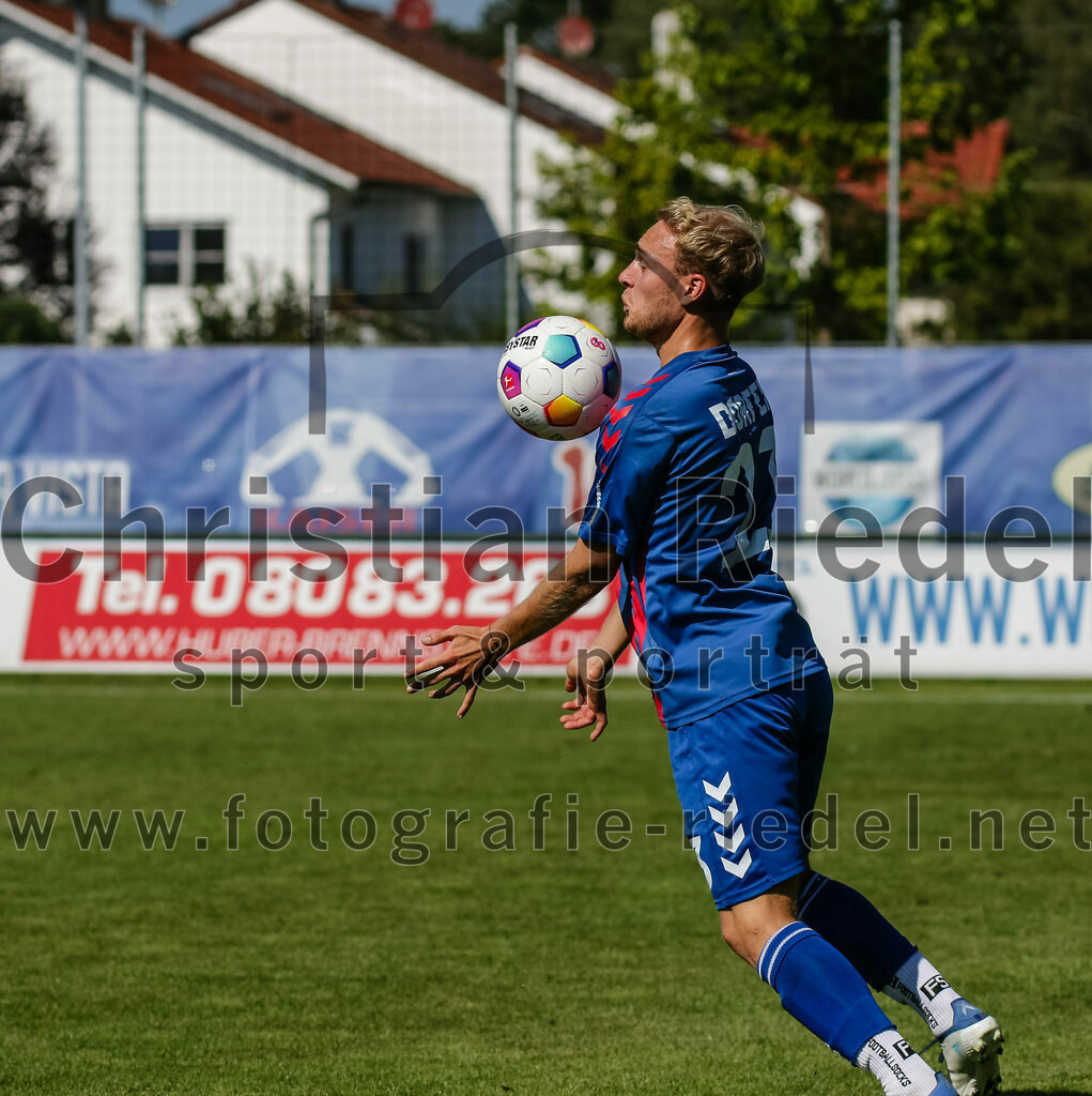 2023-09-16_054_FC_Langengeisling_gegen_TSV_Dorfen | Erding, Deutschland, 16.09.2023:
Fußball, Bezirksliga Oberbayern Ost 2023 / 2024, 9. Spieltag, FC Langengeisling gegen TSV Dorfen, Endergebnis: 3:1

Alexander Heilmeier (TSV Dorfen, #23)

Foto: Christian Riedel / fotografie-riedel.net