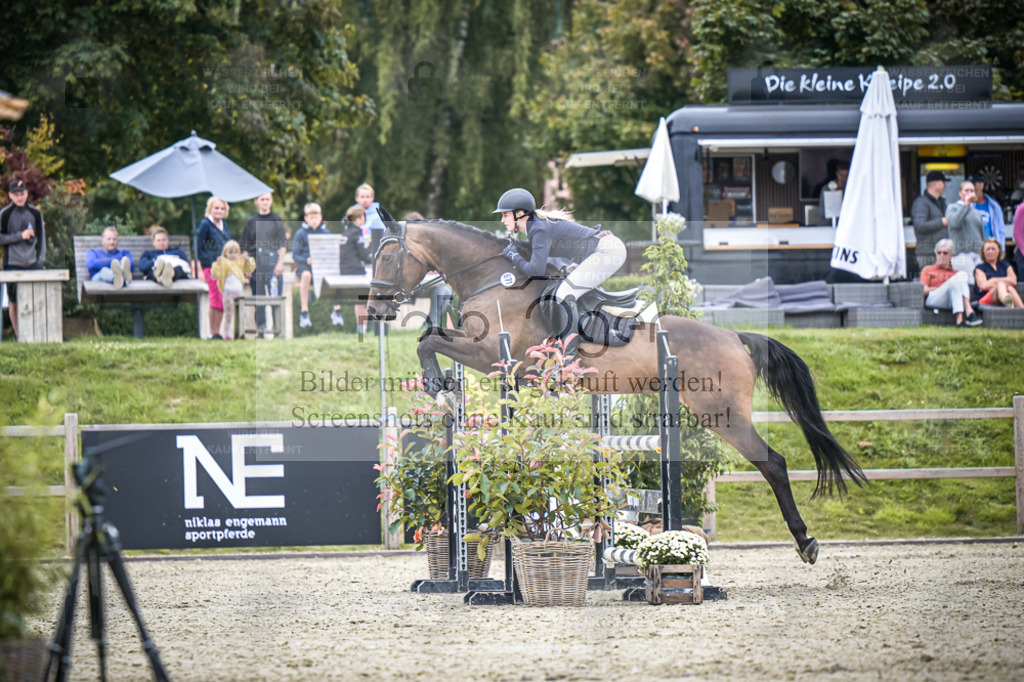 DOS_1119 | Entdecke hochwertige Reitturnierfotos von Foto Oger. Professionell, emotional und authentisch – jetzt Lieblingsmomente im Shop bestellen. - Realisiert mit Pictrs.com