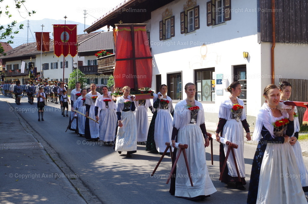 IMGP3598 | fotografiert von Axel PollmannLeonhardi Wallfahrt Benediktbeuern und Murnau, Fronleichnam, Fasching, Landschaft im Loisachtal und Benediktbeuern  - Realisiert mit Pictrs.com