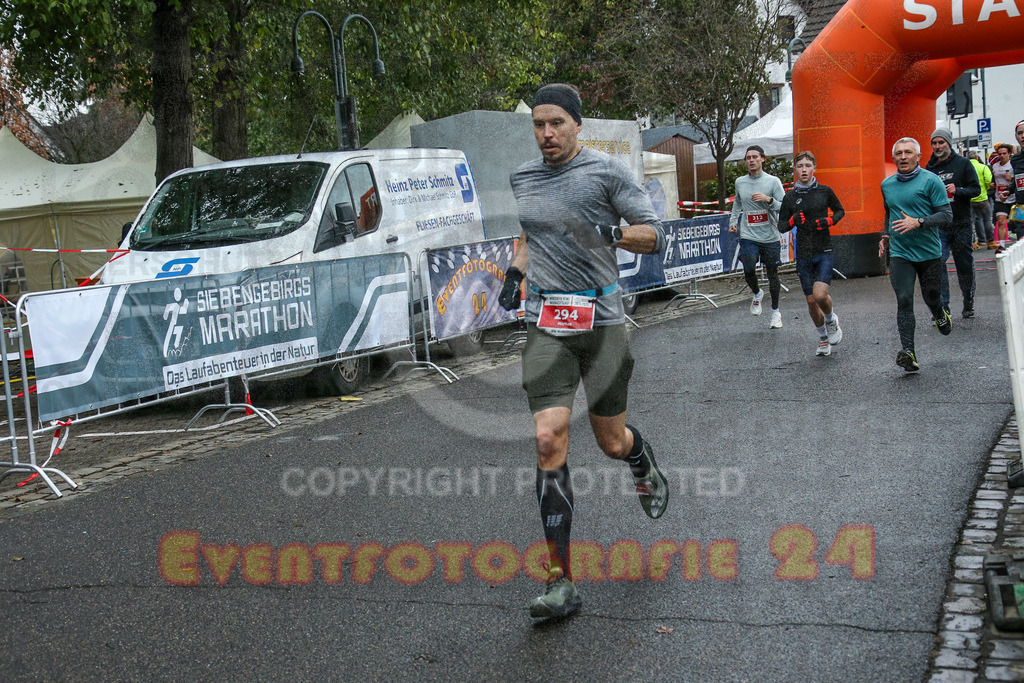 251130_1141_EX1_8289 | Sportfotografie im Rhein-Sieg Kreis, Köln, Bonn, NRW, Rheinland Pfalz, Hessen, etc. Unser Tätigkeitsfeld umfasst den Laufsport vom Volkslauf über den Marathon, Duathlon, Triathon bis zum Ultralauf wie Kölnpfad Ultra oder Schindertrail.