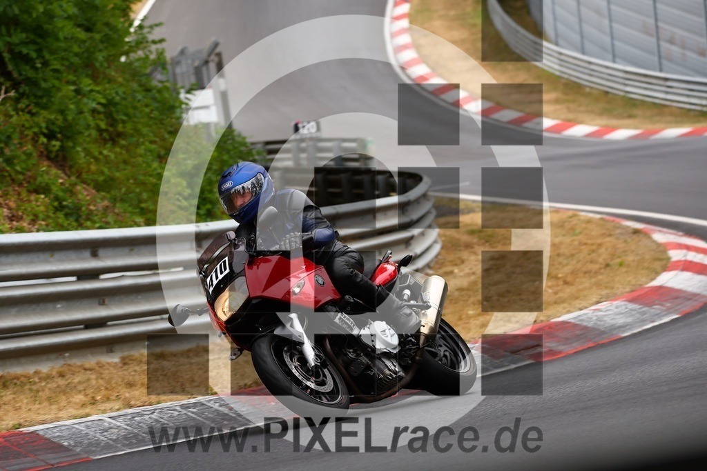 0410-20260722_02839 | Schöne Erinnerungen an spannende Momente - das festzuhalten ist unser Job. PIXELrace.de ist seit 2003 auf den Rennstrecken Europas unterwegs um die Action draußen beim Fahren und die wunderbare Stimmung imm Fahrerlager für euch einzufangen.