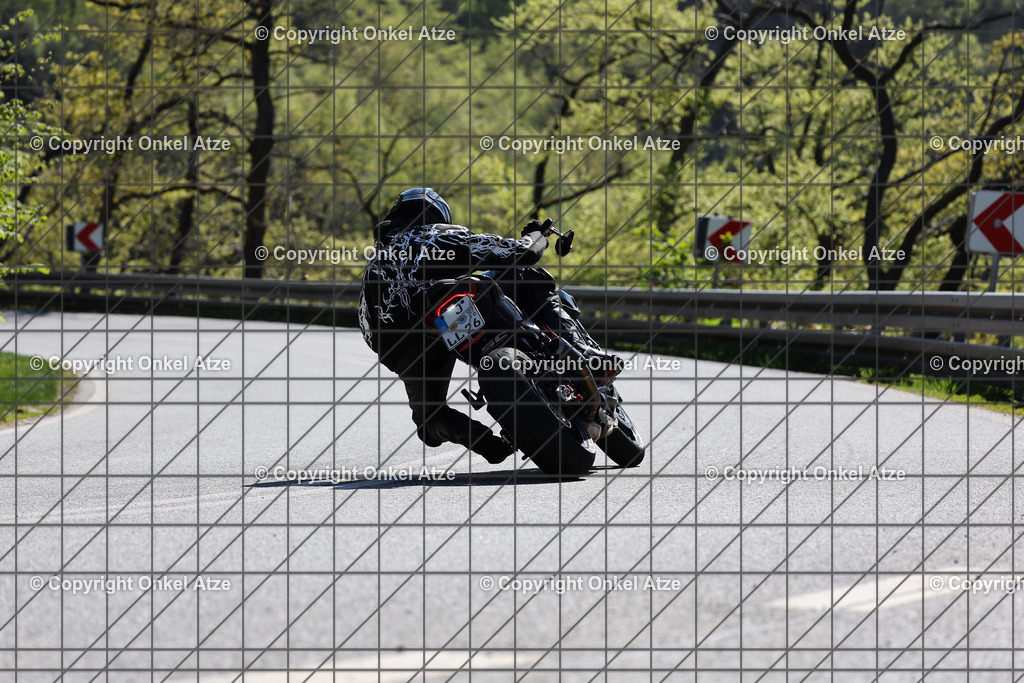 IMG_8416 | Fotograf am Kyffhäuser. Onkel Atze. Kyffhäuser Rennstrecke. Café36. Motorsportfotografie. - Realisiert mit Pictrs.com