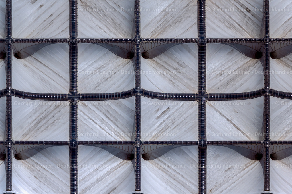 4030719 | HANNOVER 02.06.2020 Ausstellungsgelände und Messehallen mit Dach- Membrankonstruktion der an der Straße 5. Allee im Ortsteil Mittelfeld in Hannover im Bundesland Niedersachsen, Deutschland. Weiterführende Informationen bei: Deutsche Messe. // Exhibition grounds and exhibition halls with roof membrane construction on the street 5. Allee in the district Mittelfeld in Hanover in the state Lower Saxony, Germany. Further information at: Deutsche Messe. Foto: Gerhard Launer