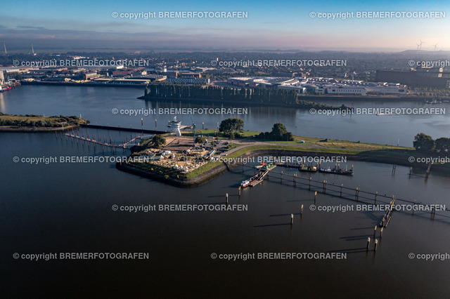 DJI_0302 | 30.09.2022 Drohnenaufnahmen Dt. Schifffahrtstag 2022 Bremen Wendebecken / Weser