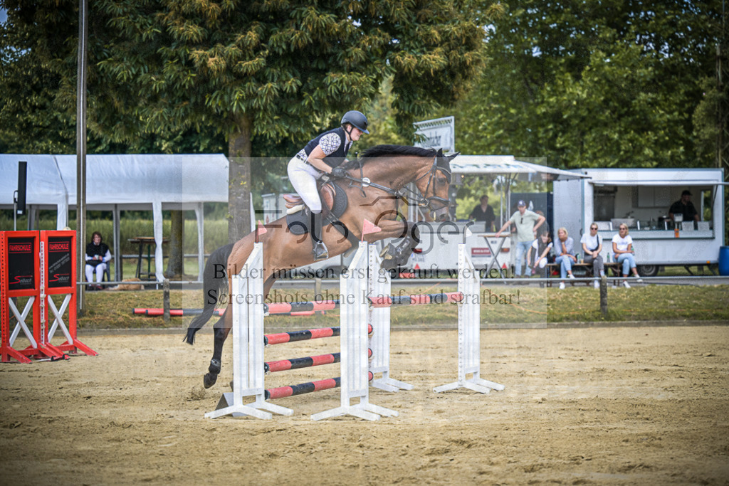 DOS_1640 | Entdecke hochwertige Reitturnierfotos von Foto Oger. Professionell, emotional und authentisch – jetzt Lieblingsmomente im Shop bestellen.Deutschlandweite Turnierfotografie. - Realisiert mit Pictrs.com