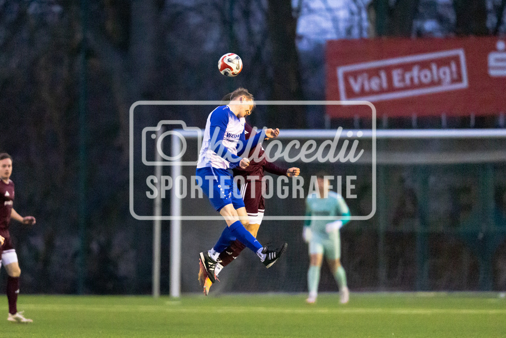Fußball I Herren I Saison 2025-2026 I Bezirksliga Weser Ems I 21. Spieltag I SC Melle 03 II - TSV Riemsloh I 10587-17 | Timon Strothmann (27, TSV Riemsloh) Jan Reinken (20, SC Melle 03) - Realisiert mit Pictrs.com