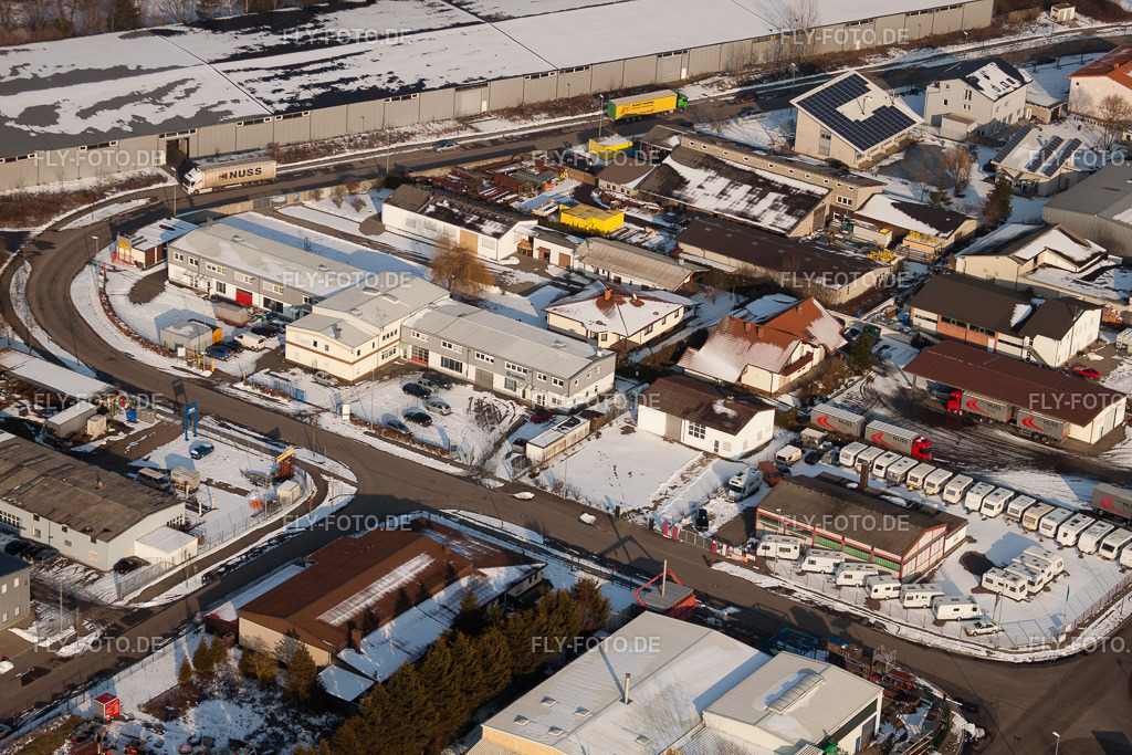 Barthelsmühlring im Gewerbegebiet Horst im Winter bei Schnee | Luftbild: Barthelsmühlring im Gewerbegebiet Horst im Winter bei Schnee im Ortsteil Minderslachen in Kandel im Bundesland Rheinland-Pfalz in Deutschland. Foto: IMG_24404.jpg vom 16.02.2010 durch Werner Riehm/FLY-FOTO.de - Realisiert mit Pictrs.com