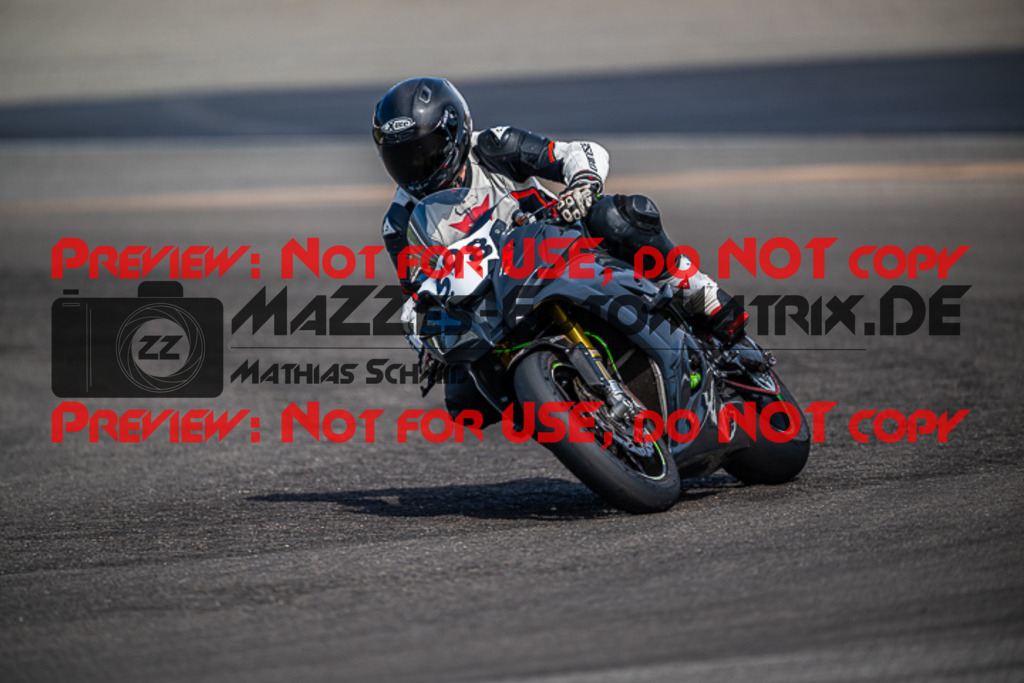 MaZZes_FotoMatrix_230410_8285 | ROT