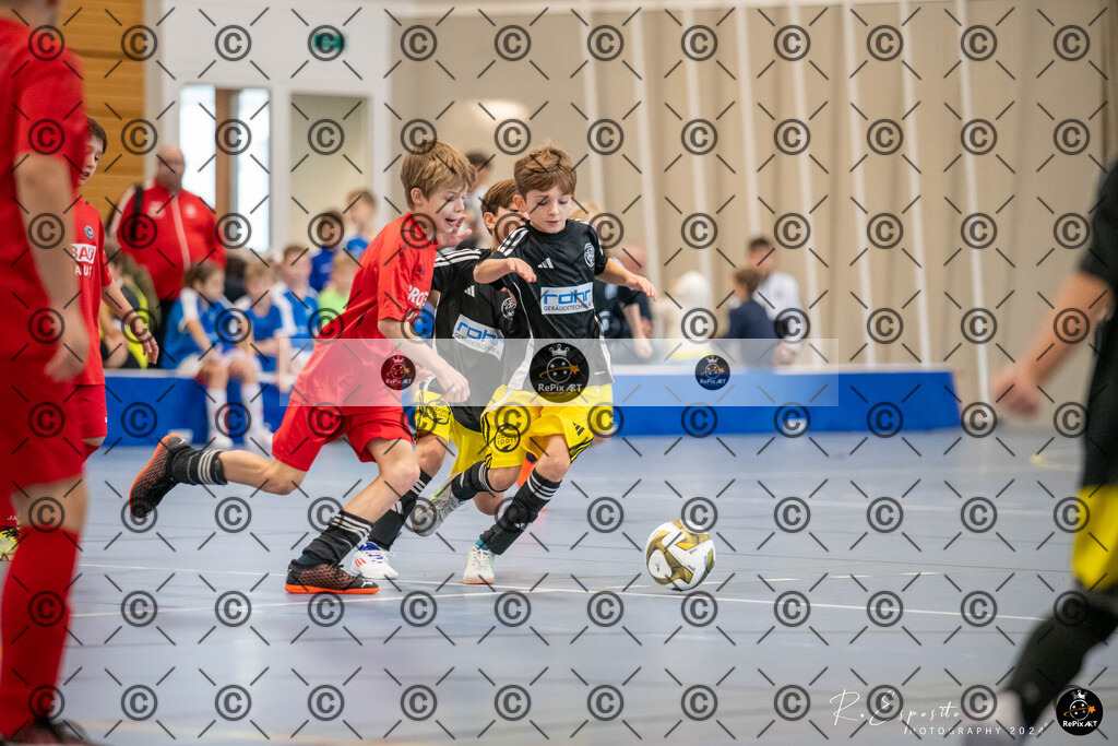 20241123_FCR-Hallenturnier-E_028 | Sport und Naturfotografie von Roberto Esposito zeigt echte Momente Bewegung und die Schönheit der Natur. Ausdrucksstarke Bilder schaffen Emotionen.