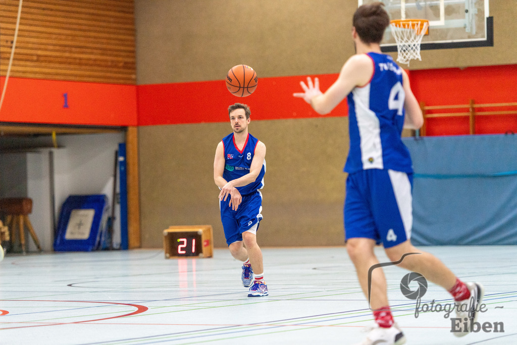 SV Ofenerdiek-TuS Ofen | SV Ofenerdiek (weiß)-TuS Ofen (blau) am 18.02.2024 in Ofenerdiek (Sporthalle Lagerstraße), Deutschland, Photo: Philip Eiben 2023 - Realisiert mit Pictrs.com