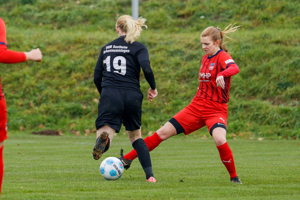 HOHFCH_251109_6768 | 1.FC Heidenheim 1846 II vs. GAST, Fußball, Frauen, Bezirksliga, 2025/2026, X. Spieltag, 03.10.2025 in Heidenheim, Kunstrasen b. Voith-Arena West(Foto: Michael Bulling) - Realisiert mit Pictrs.com