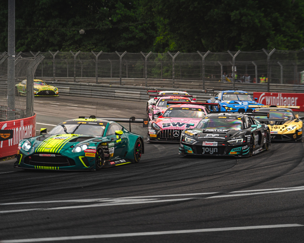 TXO05881 | Exklusive Motorsport-Fotografie aus Leipzig von TXO Media – für Rennfahrer, Teams & Sponsoren. Sausemuth liefert starke Bilder, die Emotion zeigen. Jetzt buchen & glänzen! - Realisiert mit Pictrs.com