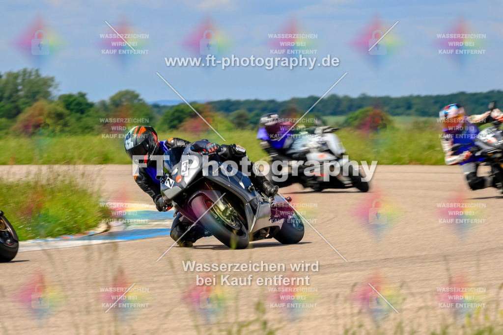 MotoTeam-0653 | Hier findet Ihr Bilder von Touristenfahrten auf der Nürburgring Nordschleife oder von anderen Veranstaltungen die ich besucht habe. Viel Spass beim Durch Schauen 