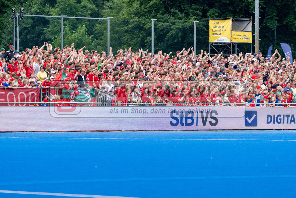 Final4_20250601-1503-HK108677 | Krefeld, Deutschland, 01.06.2025:  Feldhockey Final4 2025 – „Deutsche Feldhockey-Meisterschaften 2025“ Crefelder HTC - Rot-Weiss Köln (Finale Herren) im Gerd-Wellen-Hockeyanlage am 01.06.2025 in Krefeld, Deutschland. (Foto von Kramhöller/Fehrmann/Kaste)Krefeld, Germany, 01.06.2025: Feldhockey Final4 2025 – „Deutsche Feldhockey-Meisterschaften 2025“ Harvestehuder HTC - Düsseldorfer HC (Finale Damen) in Gerd-Wellen-Hockeyanlage at 01.06.2025 in Krefeld, Deutschland. (Foto from Kramhöller/Fehrmann/Kaste)