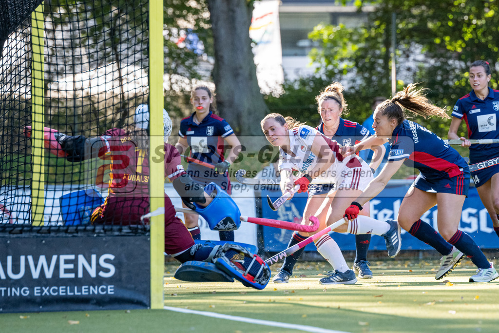 SFE_20221009_0083 | 1. Bundesliga Hockey Damen Rot-Weiss Köln - Düsseldorfer HC am 09.10.2022 in Köln (KTHC Stadion Rot-Weiss Köln Tennis and Hockey Club), Photo: Stephan Fehrmann 2022 (Sports-Gallery) ,Nathalie Kulbatzki ( Torfrau Düsseldorfer HC #1 )