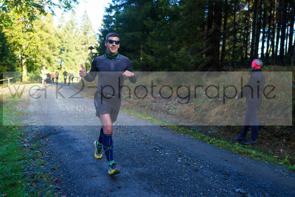Herbstlauf 2024 | Rennsteig-Herbstlauf von Neuhaus am Rennweg nach Masserberg am 6. Oktober 2024