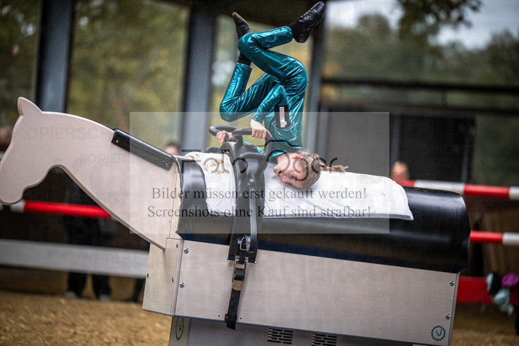 DOS_0432 | Entdecke hochwertige Reitturnierfotos von Foto Oger. Professionell, emotional und authentisch – jetzt Lieblingsmomente im Shop bestellen.Deutschlandweite Turnierfotografie. - Realisiert mit Pictrs.com