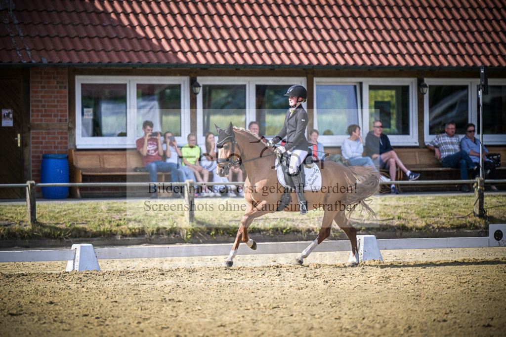 DOS_0410 | Entdecke hochwertige Reitturnierfotos von Foto Oger. Professionell, emotional und authentisch – jetzt Lieblingsmomente im Shop bestellen.Deutschlandweite Turnierfotografie. - Realisiert mit Pictrs.com
