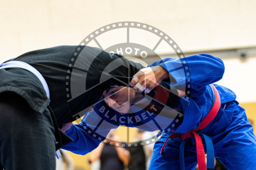 20231118PBB10583 | Fighters compete during the AJP Tour 600 Frankfurt Championship in Frankfurt/Main, Germany, on November 18, 2023.