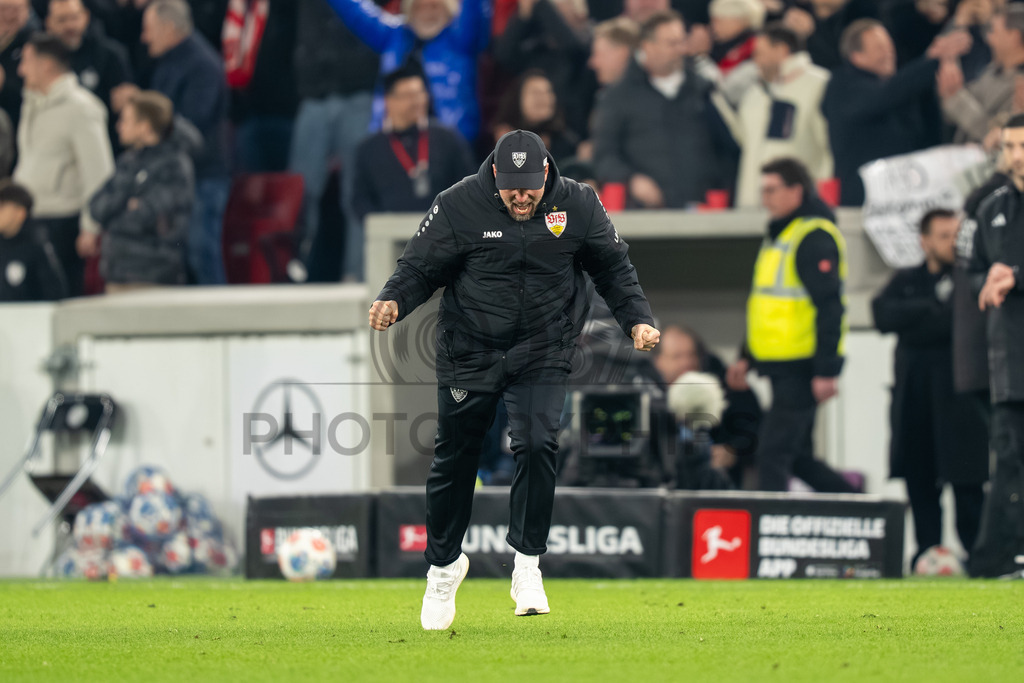 VfB Stuttgart vs. RB Leipzig, Fussball, 1. Bundesliga, 26. Spieltag, 15.03.2026 | Sebastian Hoeness (Trainer VfB Stuttgart),VfB Stuttgart vs. RB Leipzig, Fussball, 1. Bundesliga, 26. Spieltag, 15.03.2026Foto: photosbyphips/Philip Ziegler