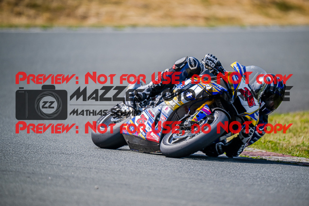 MaZZes_FotoMatrix_220722_7100 | IDM1000