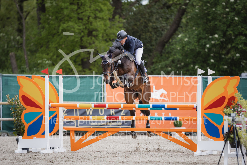 230516_Mühlen_05SprPf-L-521 | Deine schönsten Turniermomente als professionelle Fotos! Entdecke hochwertige Pferdesport-Fotografie im Online-Shop. Jetzt Fotos finden & bestellen!
