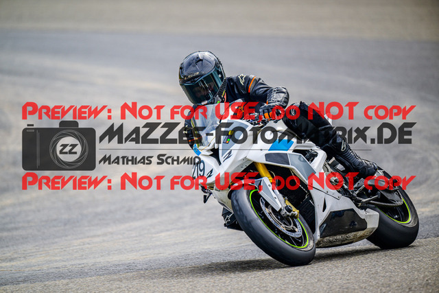 MaZZes_FotoMatrix_240910_6007705_2927 | GELB