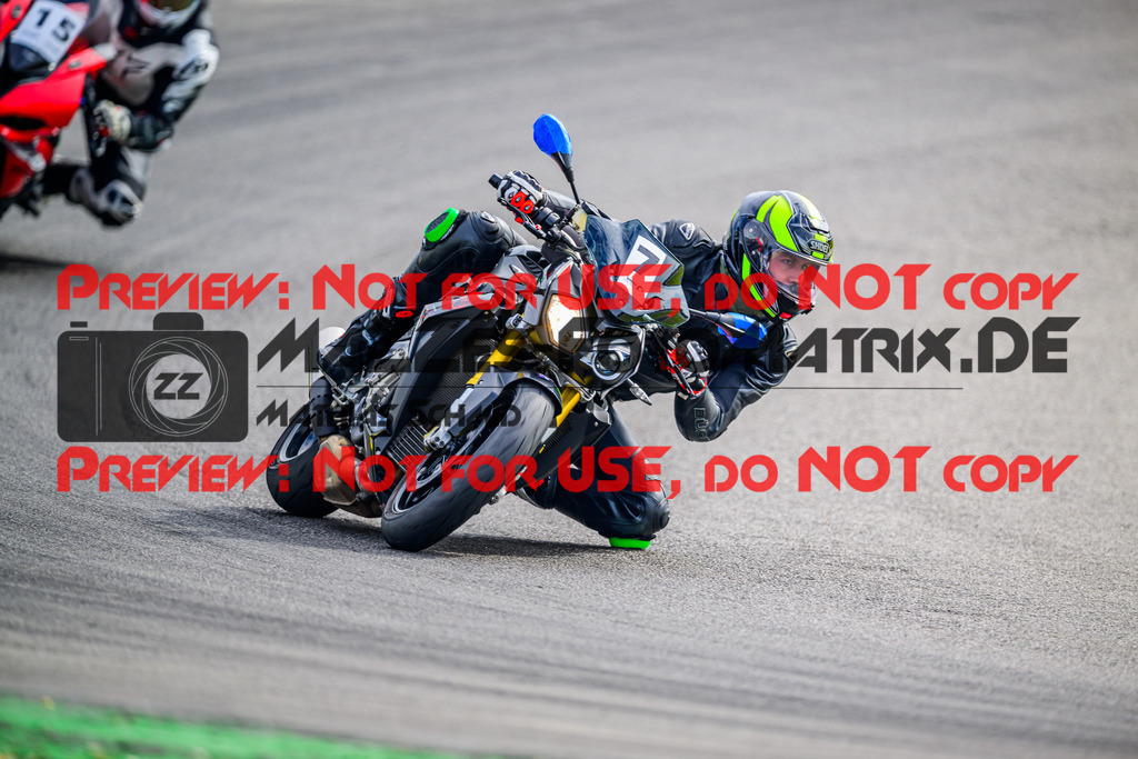 MaZZes_Fotomatrix_20250817_6007705_0693 | RL