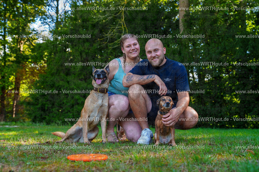 Hundeschwimmen_Volksbad_2026-allesWIRTHgut_Tierfotografie-2609061140-105017-7R509813 | Professionelle Tierfotografie in Mönchengladbach von Daniel Wirth (allesWIRTHgut). Liebevolle & natürliche Bilder von Hunden & Katzen für unvergessliche Erinnerungen.