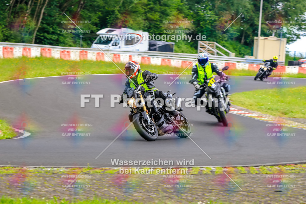 VBK-7694 | Hier findet Ihr Bilder von Touristenfahrten auf der Nürburgring Nordschleife oder von anderen Veranstaltungen die ich besucht habe. Viel Spass beim Durch Schauen 