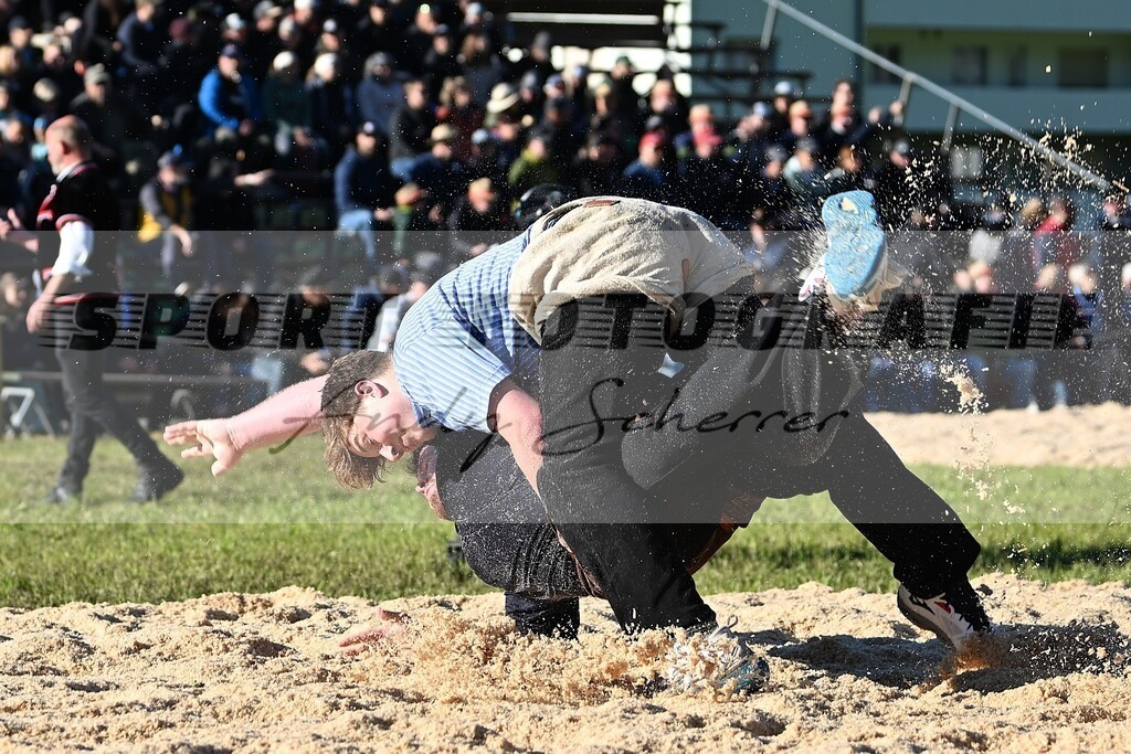 Auf der Maur Jonas vs Rogenmoser Fabian DSC_5880 | Kaufen Sie Sportbilder im Onlineshop von Andy Scherrer Sportfotografie. Faszinierende Bilder von Sportevents aus der ganzen Schweiz. Fussball, Frauenfussball, Unihockey, Handball, Schwingen und weiteren Sportarten. - Realisiert mit Pictrs.com
