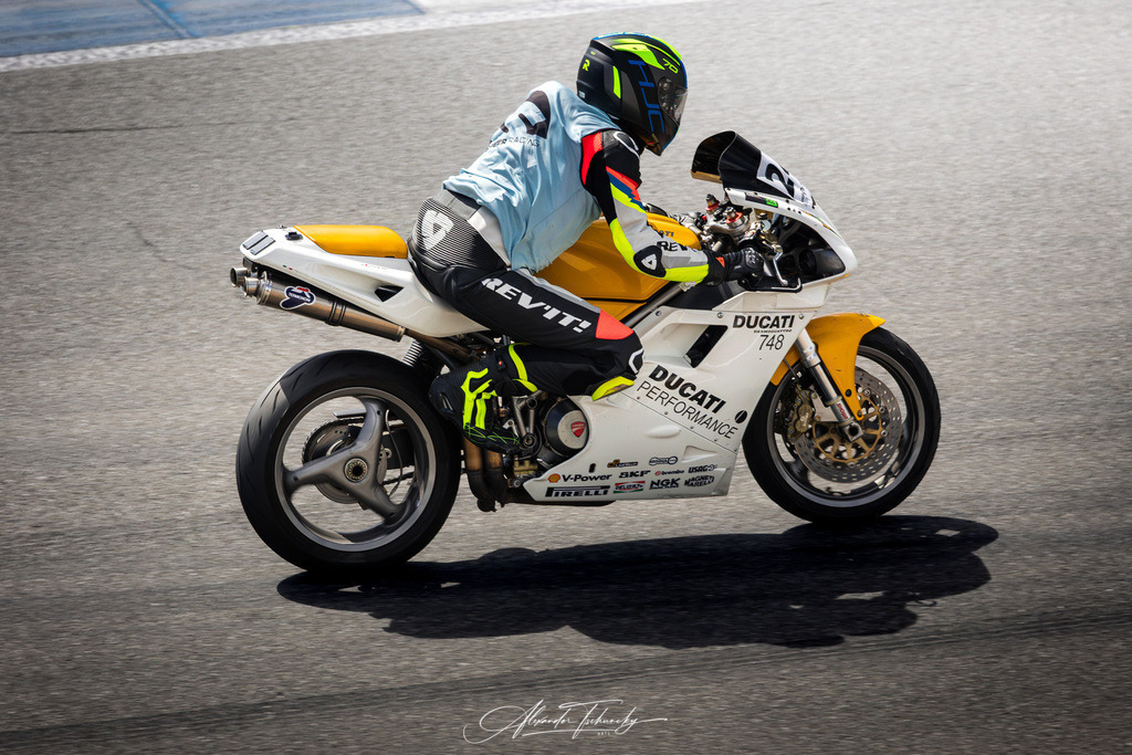 Ducati Trackday Hockenheimring 2026 | Entdecken Sie die faszinierende Welt von Alexander Tschuncky Arts: Kreative Fotografie, atemberaubende Automobilkunst und hochwertiger Bilderdruck. Lassen Sie sich inspirieren! - Realisiert mit Pictrs.com