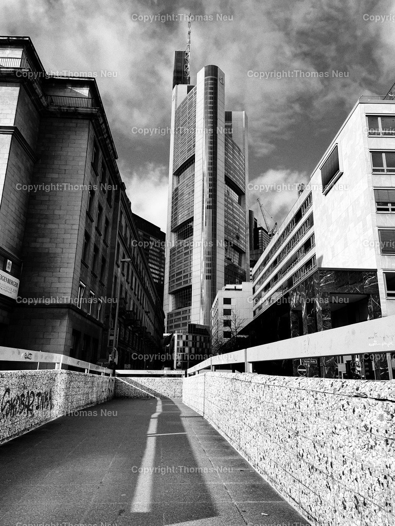 FF406B6D-2483-4C12-B477-238D32D16791 | Stadt der Kontraste, Mainhatten,Frankfurt, Architektur