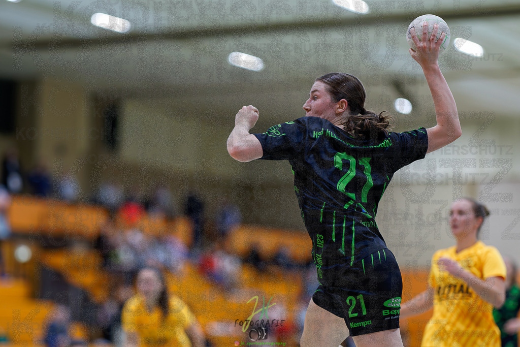Frauen Oberliga Mitte (HHV); HSG Kleenheim/Langgöns II - HSG Eibelshausen/Ewersbach | Frauen Oberliga Mitte (HHV); HSG Kleenheim/Langgöns II - HSG Eibelshausen/Ewersbach am 01.11.2025 in Oberkleen (Weidig-Halle)Photo © 2025 - Jörg Heinrich - Realisiert mit Pictrs.com